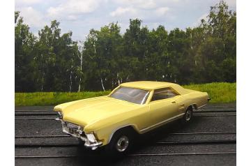 Aurora '63 Buick "Riviera" T-Jet HO Slot Car. (VIDEO)