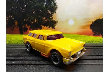 AFX '57 Chevy Nomad Magnatraction HO Slot Car. (VIDEO)